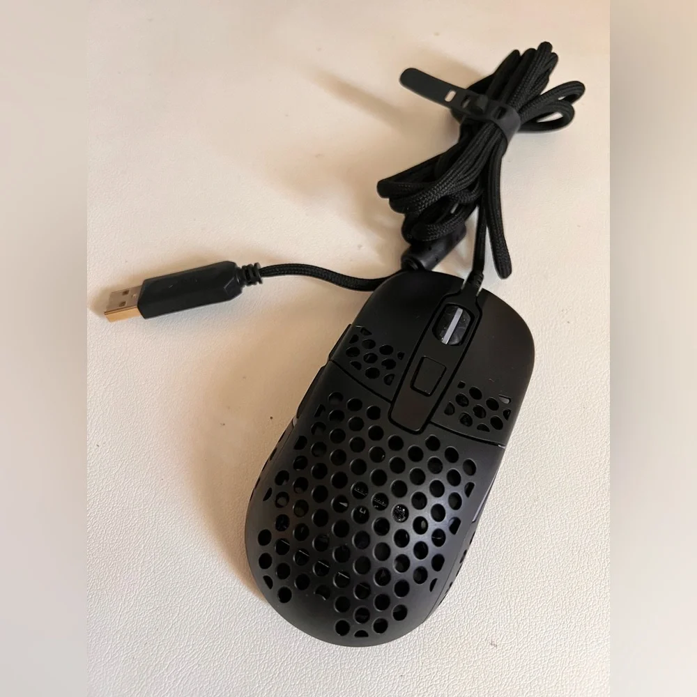 LIKE NEW. Xtrfy M42 RGB Ultra Light Gaming Mouse - Black - Picture 2 of 4